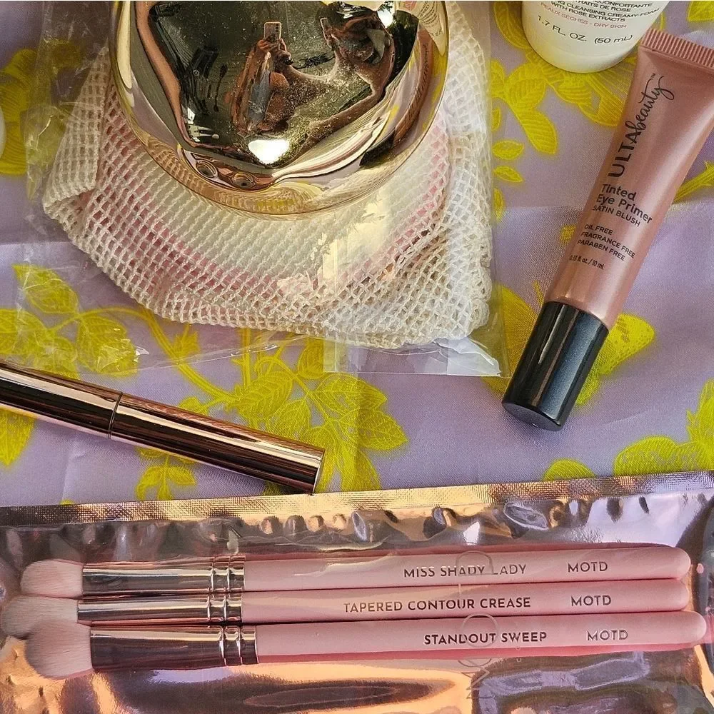 BUNDLE Skincare Kate Somerville Tony Moly & makeup Laura Mercier MOTD pre owned
